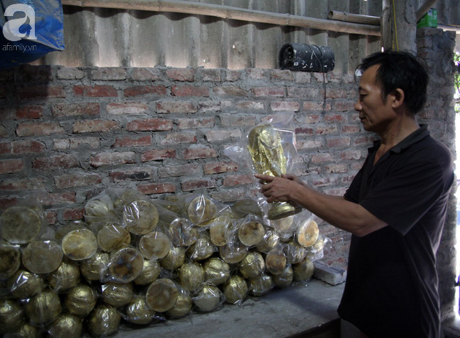 Đôi vợ chồng U60 thu 240 triệu đồng/tháng nhờ sản xuất cúp vàng World Cup siêu rẻ tại Bát Tràng - Ảnh 15.
