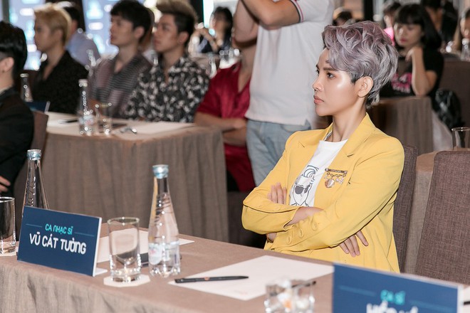 Noo Phước Thịnh, Vũ Cát Tường, Hiền Hồ... xuất hiện nổi bật tại sự kiện ra mắt Bảng xếp hạng âm nhạc - Ảnh 4. Noo Phước Thịnh, Vũ Cát Tường, Hiền Hồ... xuất hiện nổi bật tại sự kiện ra mắt Bảng xếp hạng âm nhạc - Ảnh 4.