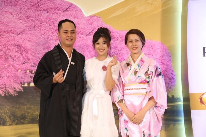 Diện kimono xinh xắn, Hoàng Yến Chibi nhí nhảnh hóa thiếu nữ bên hoa đào - Ảnh 3.