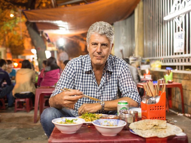 Hành trình yêu và đưa ẩm thực Việt ra thế giới của đầu bếp Mỹ nổi tiếng Anthony Bourdain - Ảnh 1.