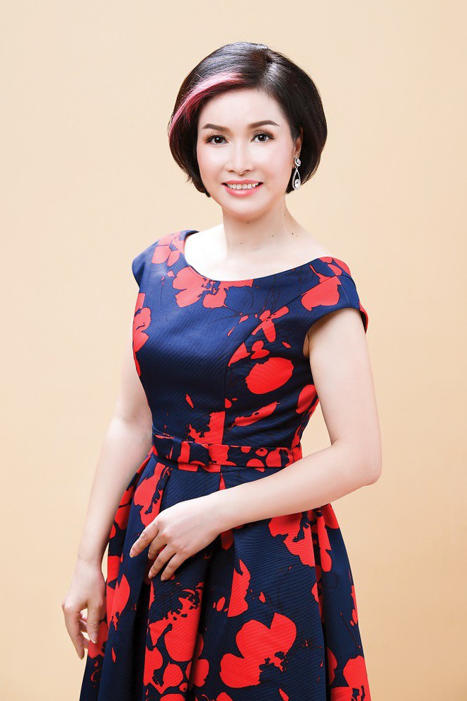 Sau 30 năm, Hoa hậu Việt Nam đầu tiên Bùi Bích Phương vẫn đẹp rực rỡ, ngồi ghế nóng cùng Đỗ Mỹ Linh - Ảnh 6.