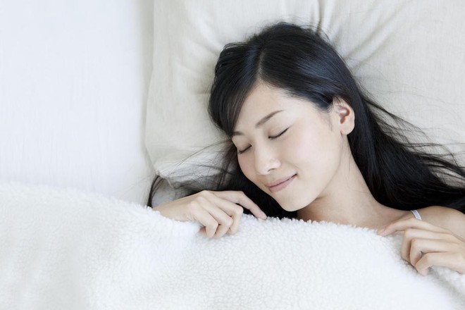 5 điều phụ nữ nhất định phải ghi nhớ trước khi leo lên giường ngủ nếu không muốn già nua xấu xí, sức khỏe suy giảm - Ảnh 4.