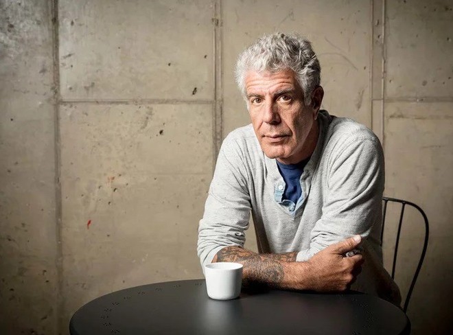 Đầu bếp Anthony Bourdain từng muốn tự tử nhiều lần nhưng đây chính là người đã giúp ông vượt qua - Ảnh 1.