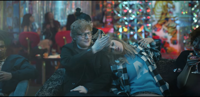 Ed Sheeran - Taylor Swift khiến fan ghen tị vì quá mức thân thiết trong MV mới - Ảnh 4.