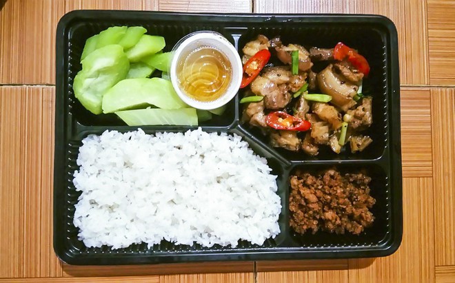 5 tiệm cơm online chất lượng cho dân văn phòng không cần ra đường vẫn được ăn ngon suốt tuần Hà Nội nóng 40 độ - Ảnh 1.