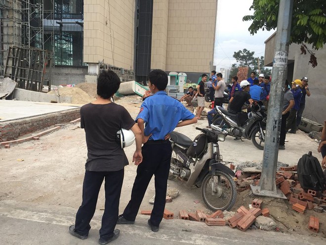 Hà Nội: Cháy tòa nhà trên phố Dương Đình Nghệ vào đúng ngày nắng nóng đỉnh điểm - Ảnh 10.