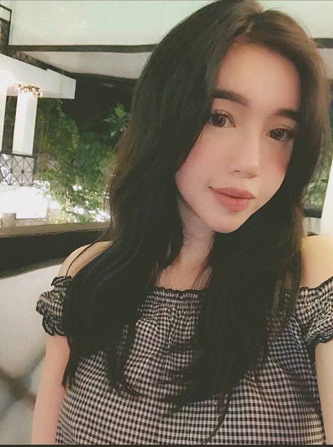 Bị hỏi thăm về gương mặt khác lạ, Elly Trần đáp trả: Nếu muốn thì quất luôn chuyển giới tính chứ làm lắt nhắt làm gì cho mất thời gian - Ảnh 1. Bị hỏi thăm về gương mặt khác lạ, Elly Trần đáp trả: Nếu muốn thì quất luôn chuyển giới tính chứ làm lắt nhắt làm gì cho mất thời gian - Ảnh 1.