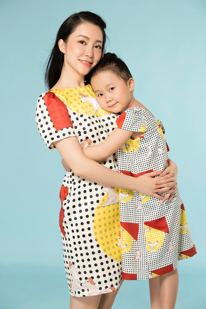 Con gái Luna xinh đẹp hơn cả mẹ Linh Nga khi cùng diện đầm đôi giống nhau - Ảnh 5.