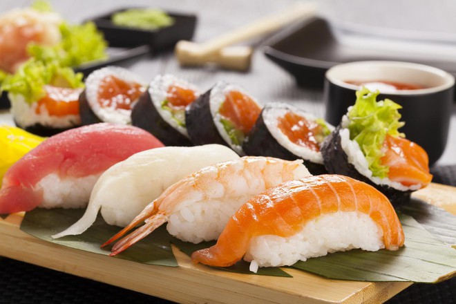 Tín đồ ăn sushi sẽ phát hoảng: Sán dây dài gần 2 mét sống trong bụng người đàn ông vì ăn sushi thường xuyên - Ảnh 3.