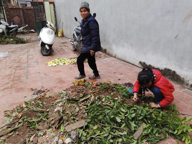 Vụ nổ ở Bắc Ninh: Người dân thu gom nhiều đầu đạn vương vãi khắp nơi - Ảnh 6.