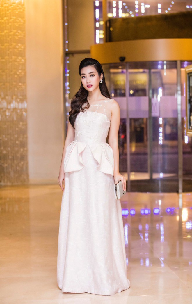 Hoa hậu Mỹ Linh sang trọng cuốn hút hội ngộ cùng Á hậu Thanh Tú - Ảnh 2.