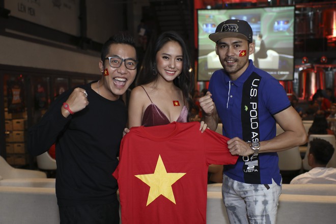 U23 Việt Nam giành chiến thắng, đoàn phim về bóng đá Việt cũng vỡ òa - Ảnh 6.