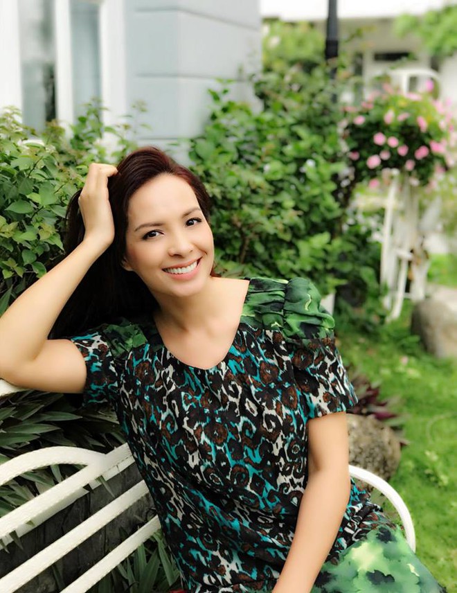 Soi nhất cử nhất động của sao Việt (5/1) - Ảnh 4.