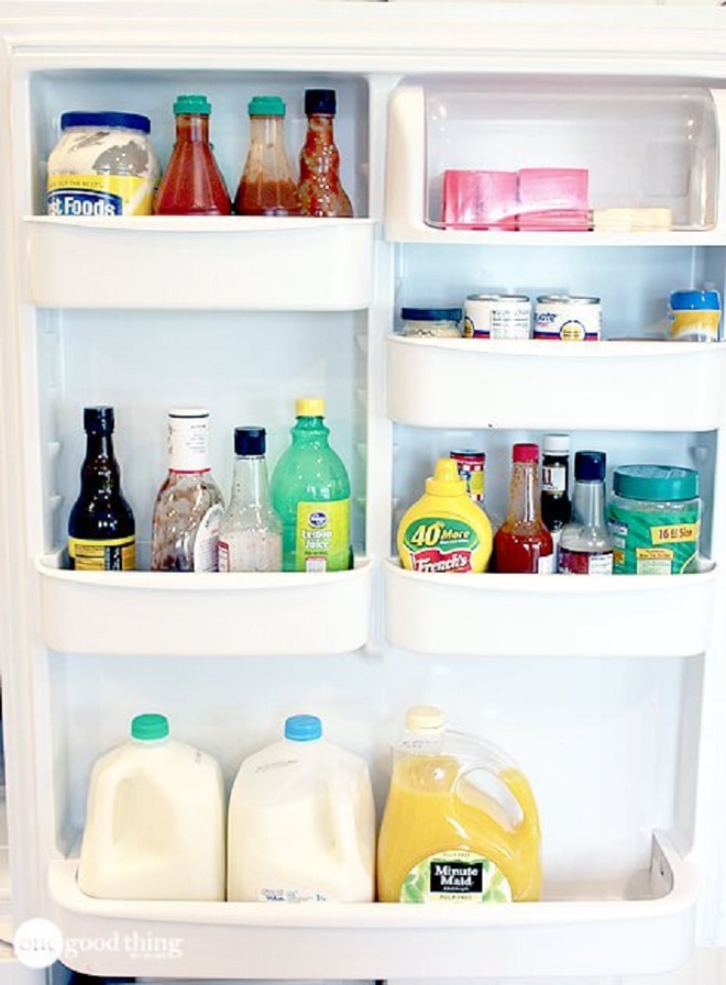 Mách bạn cách làm sạch và sắp xếp thực phẩm trong tủ lạnh ngày Tết - Ảnh 2.