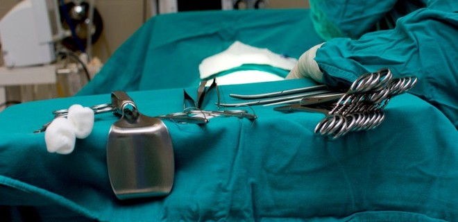 Em bé sơ sinh qua đời do vết cắt vào đầu trong quá trình sinh mổ - Ảnh 3.