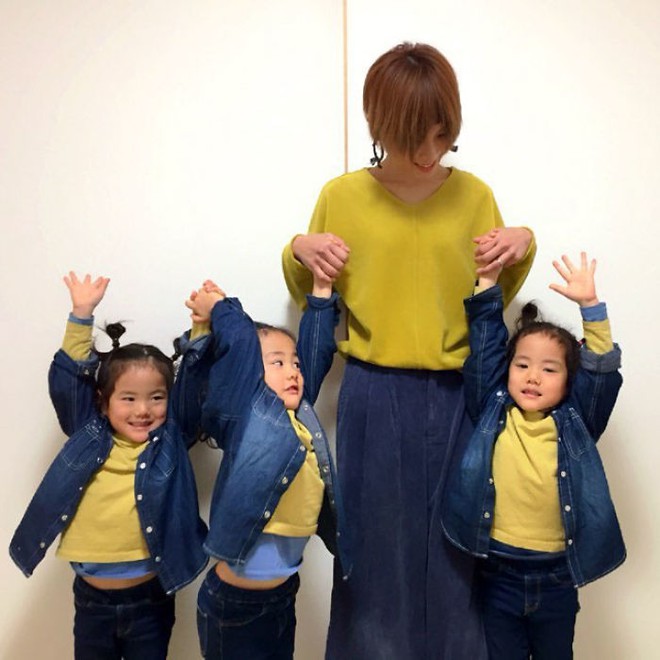 Mẹ Nhật hot rần rần khi khoe ảnh gia đình với 1 cặp sinh đôi, 1 cặp sinh ba, đi đâu cũng “ton sur ton” - Ảnh 19.