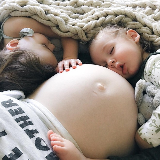 Có một bà mẹ chỉ chụp ảnh con ngủ mà cũng gây sốt đến thế - Ảnh 27.