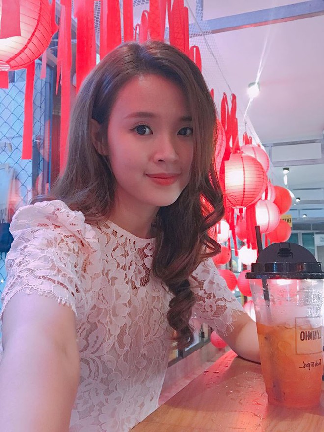 Soi nhất cử nhất động của sao Việt (11/2) - Ảnh 10.