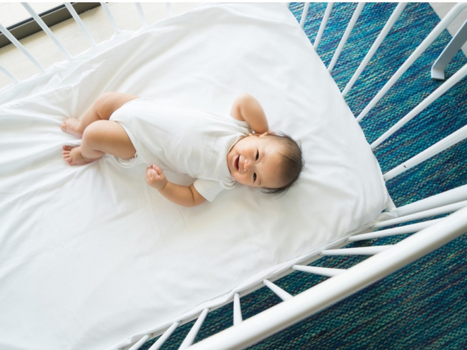 Bé trai 10 tháng tuổi tử vong vì nằm sấp khi ngủ - cảnh báo bố mẹ đặt trẻ ngủ không đúng tư thế - Ảnh 4.