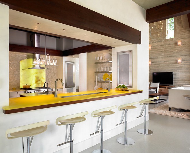 Vàng – gam màu cứu rỗi những căn bếp không có sự xuất hiện của ánh sáng tự nhiên - Ảnh 4.
