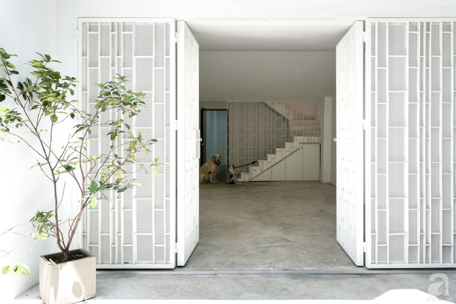 Không gian mở ngập tràn nắng gió đẹp đến khó tin trong ngôi nhà ống vừa được cải tạo lại ở TP HCM - Ảnh 3. Không gian mở ngập tràn nắng gió đẹp đến khó tin trong ngôi nhà ống vừa được cải tạo lại ở TP HCM - Ảnh 3.