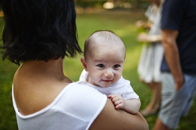 Nghiên cứu khoa học chứng minh: Mẹ lớn tuổi có thể sinh con thông minh hơn và cao lớn hơn! - Ảnh 1.