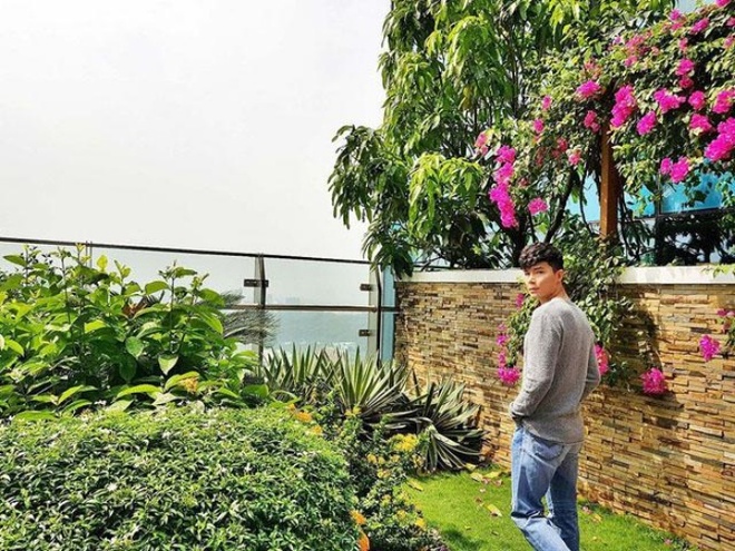 Ngắm căn hộ rộng đến 200m² và khu vườn view đẹp như trong mơ của nam ca sĩ Nathan Lee ở ngay Q1, Sài Gòn - Ảnh 3.
