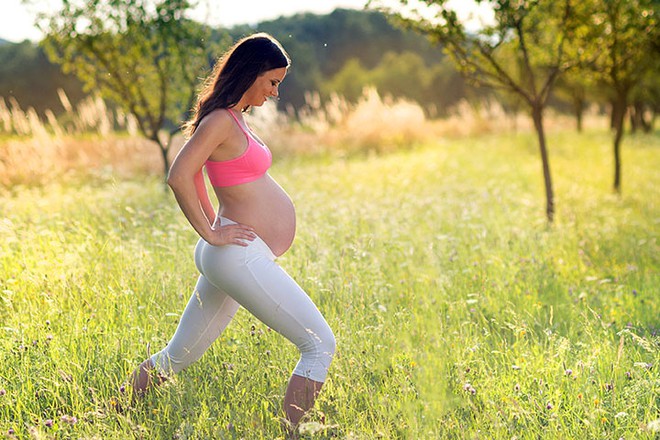 Những bài tập thể dục đơn giản giúp mẹ bầu vượt cạn bằng cách sinh thường dễ dàng, ít đau đớn - Ảnh 7.