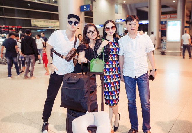 Chị em Hà Phương - Minh Tuyết hiếm hoi xuất hiện cùng nhau tại sân bay - Ảnh 5. Chị em Hà Phương - Minh Tuyết hiếm hoi xuất hiện cùng nhau tại sân bay - Ảnh 5.