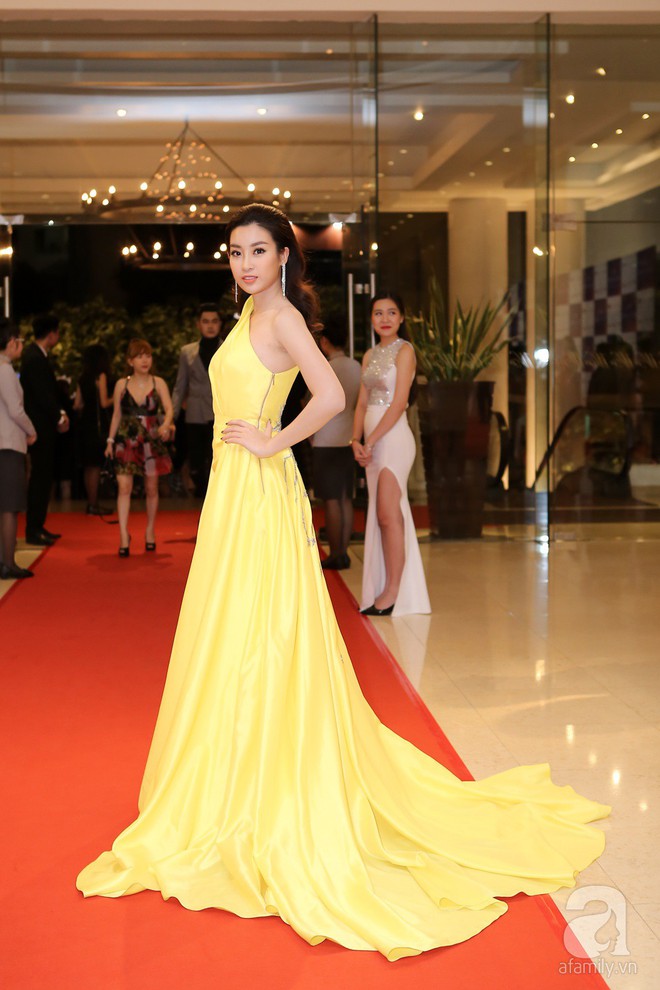 Hoa hậu hoàn vũ HHen Niê hội ngộ Hoàng Thùy trên thảm đỏ - Ảnh 3.
