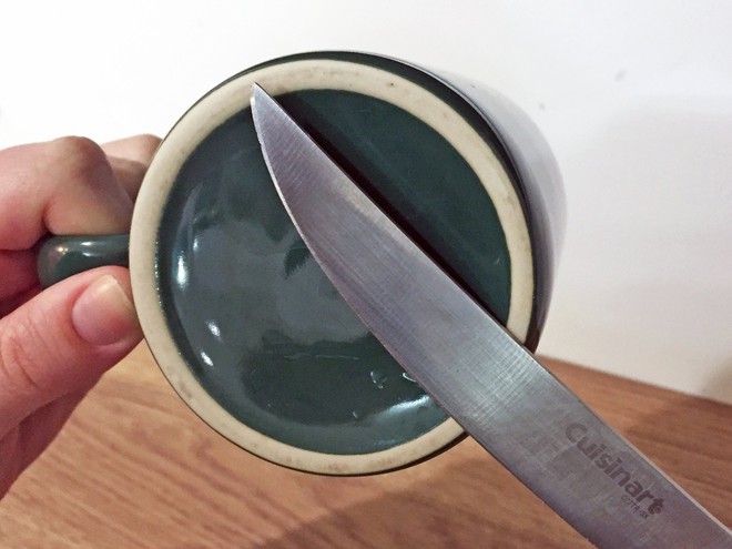 If the knife is too dull, and you don't have a sharpening tool, just grab a cup of water - Image 2.