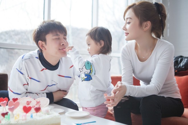 Cuộc hôn nhân 5 năm của Giả Nãi Lượng và Lý Tiểu Lộ: Chồng có công, vợ vẫn phụ - Ảnh 4. Cuộc hôn nhân 5 năm của Giả Nãi Lượng và Lý Tiểu Lộ: Chồng có công, vợ vẫn phụ - Ảnh 4.