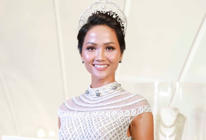 Đăng quang mới 10 ngày, Hoa hậu HHen Niê đã gặp scandal đầu tiên - Ảnh 2.