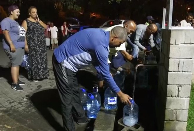 Thủ đô của Nam Phi sẽ cạn kiệt nước sạch trong 3 tháng nữa  Thế giới - Ảnh 1.
