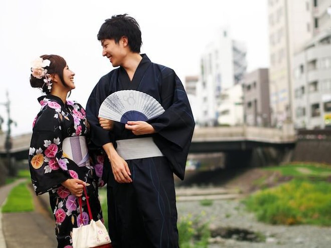 Nghịch lý ở Nhật Bản: Phụ nữ không mặn mà với hôn nhân, nam giới tha thiết có bạn gái - Ảnh 2.