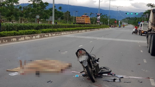 Đà Nẵng: Xe tải va chạm với xe máy, nữ sinh đại học sinh năm 1996 tử vong thương tâm - Ảnh 3.