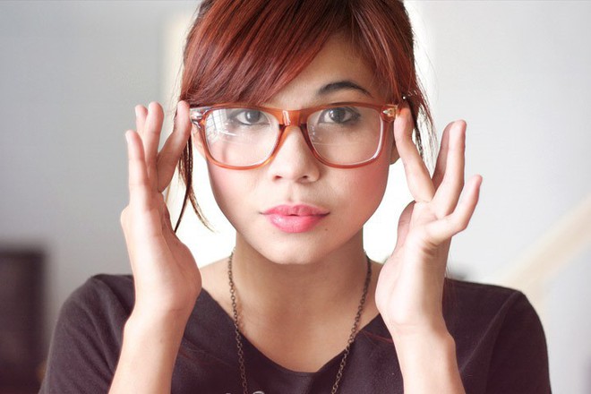 Sai lầm khi đeo kính cận mà hội cận thị cần sửa ngay để không gây tổn hại cho mắt - Ảnh 3.