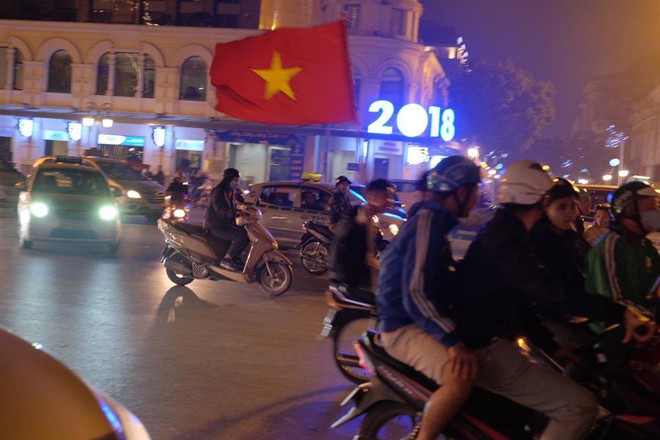 Cả nước vỡ òa với chiến tích lịch sử của U23 Việt Nam - Ảnh 3. Cả nước vỡ òa với chiến tích lịch sử của U23 Việt Nam - Ảnh 3.