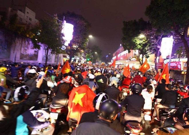 Cả nước vỡ òa với chiến tích lịch sử của U23 Việt Nam - Ảnh 10. Cả nước vỡ òa với chiến tích lịch sử của U23 Việt Nam - Ảnh 10.