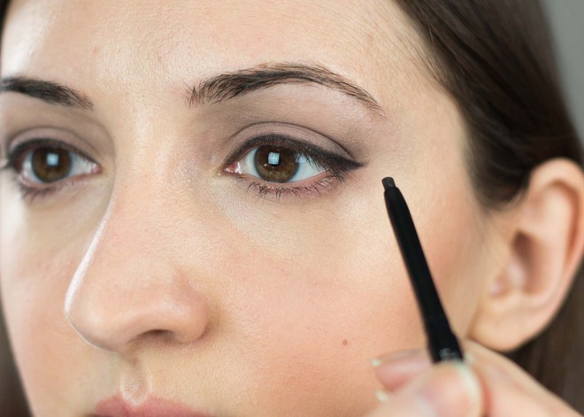 7 cây bút kẻ mắt giá chưa đến 200 nghìn mà vẫn giúp bạn có được đường eyeliner sắc sảo - Ảnh 17.