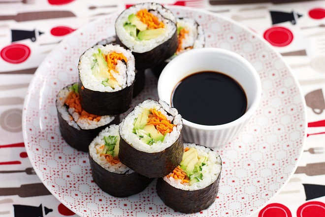 Tín đồ ăn sushi sẽ phát hoảng: Sán dây dài gần 2 mét sống trong bụng người đàn ông vì ăn sushi thường xuyên - Ảnh 4.