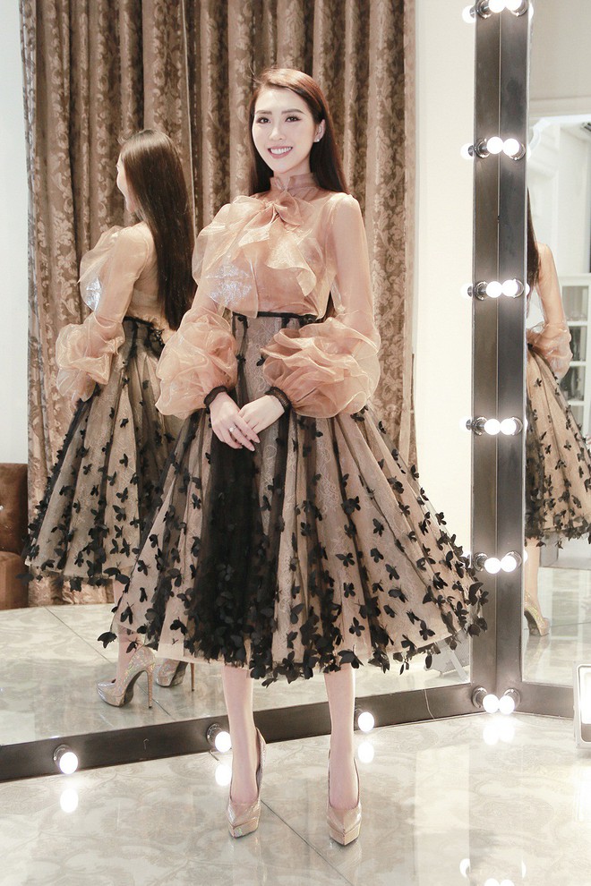 Á quân The Face - Tường Linh mang hơn 50 trang phục đi thi Hoa hậu Liên lục địa - Ảnh 4.
