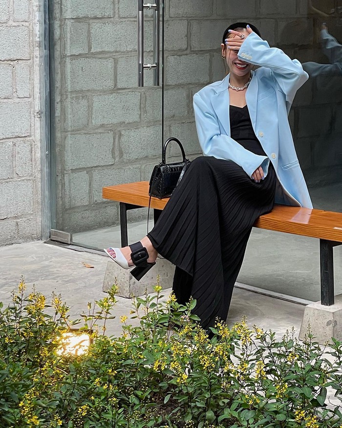 Mặc blazer mùa xuân trẻ trung như sao Việt với 13 cách mix không cầu kỳ 2727980442365027686705226973148527212879805n 1644559410753783101887 - Mặc blazer mùa xuân trẻ trung như sao Việt với 13 cách mix không cầu kỳ