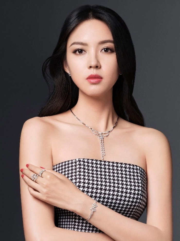 "Nàng hậu học giỏi" từ chối đại gia, kết hôn với người bình thường, chỉ làm một hành động trên mxh mà được khen dạy con khéo - Ảnh 2.