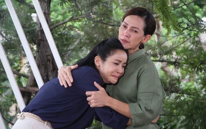 Nửa đêm, con rể đang say sưa 