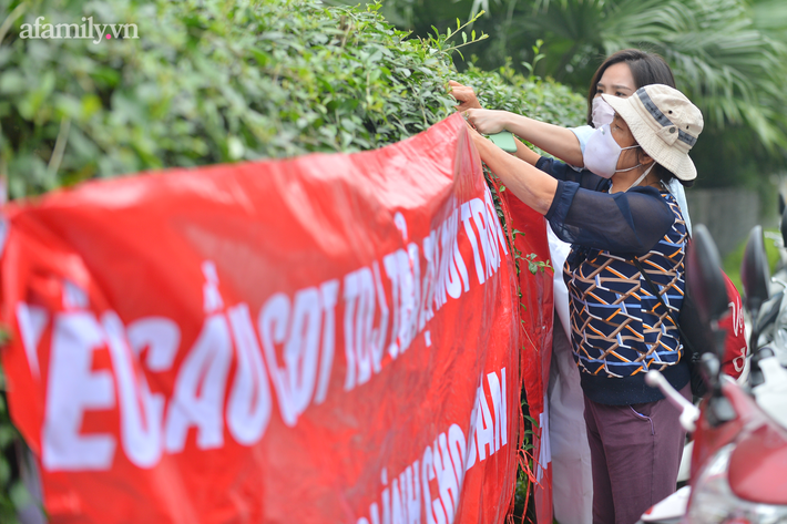 Hà Nội: Chủ đầu tư không xuất hiện, phụ nữ trẻ em mang loa công suất lớn yêu cầu đối thoại - Ảnh 5.