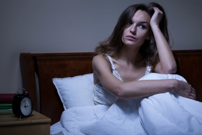 Thức khuya và làm thêm cả tuần, người phụ nữ suýt bị mù, tác hại của thức khuya nhiều hơn bạn nghĩ - Ảnh 2.