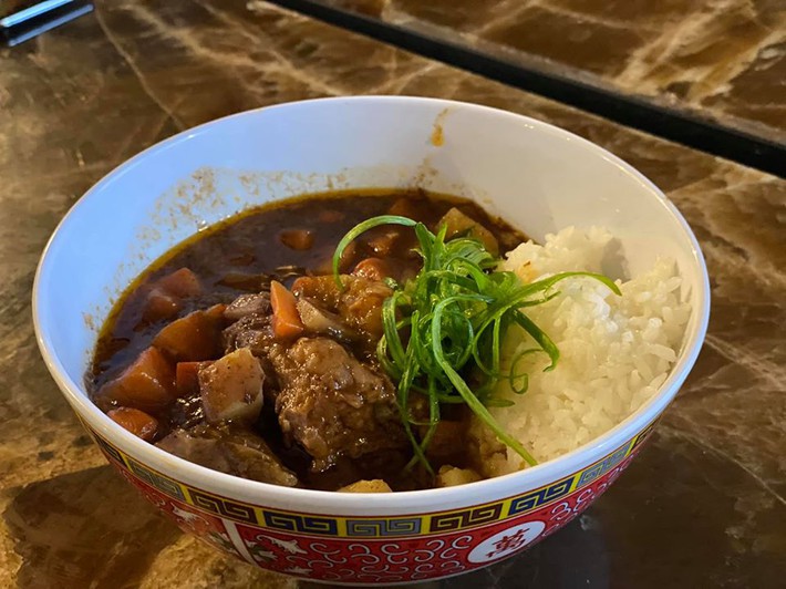 Một “siêu đầu bếp” gây bão mạng xã hội khi chê món ăn ở quán của Christine Hà - Ảnh 4.