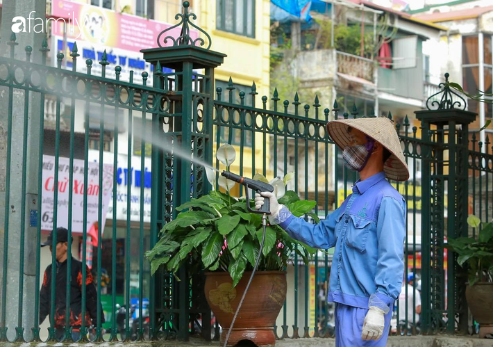 Hà Nội: Hàng loạt di tích dừng mở cửa đón khách để phun khử trùng - Ảnh 9.