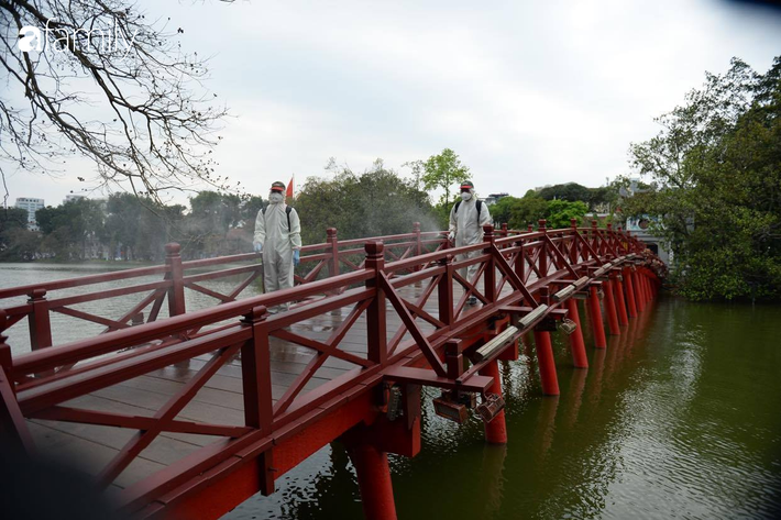 Hà Nội: Hàng loạt di tích dừng mở cửa đón khách để phun khử trùng - Ảnh 16.